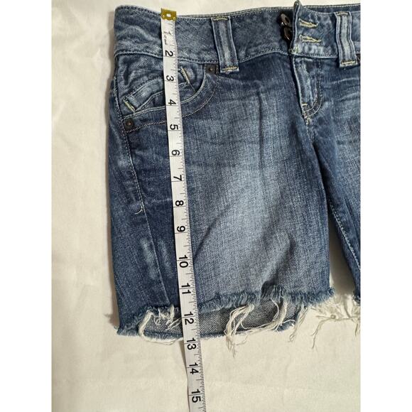 Guess Jeans Y2K Stretch Cutoff Bermuda Shorts Women’s 26 / 4 Distressed Denim - Picture 8 of 9